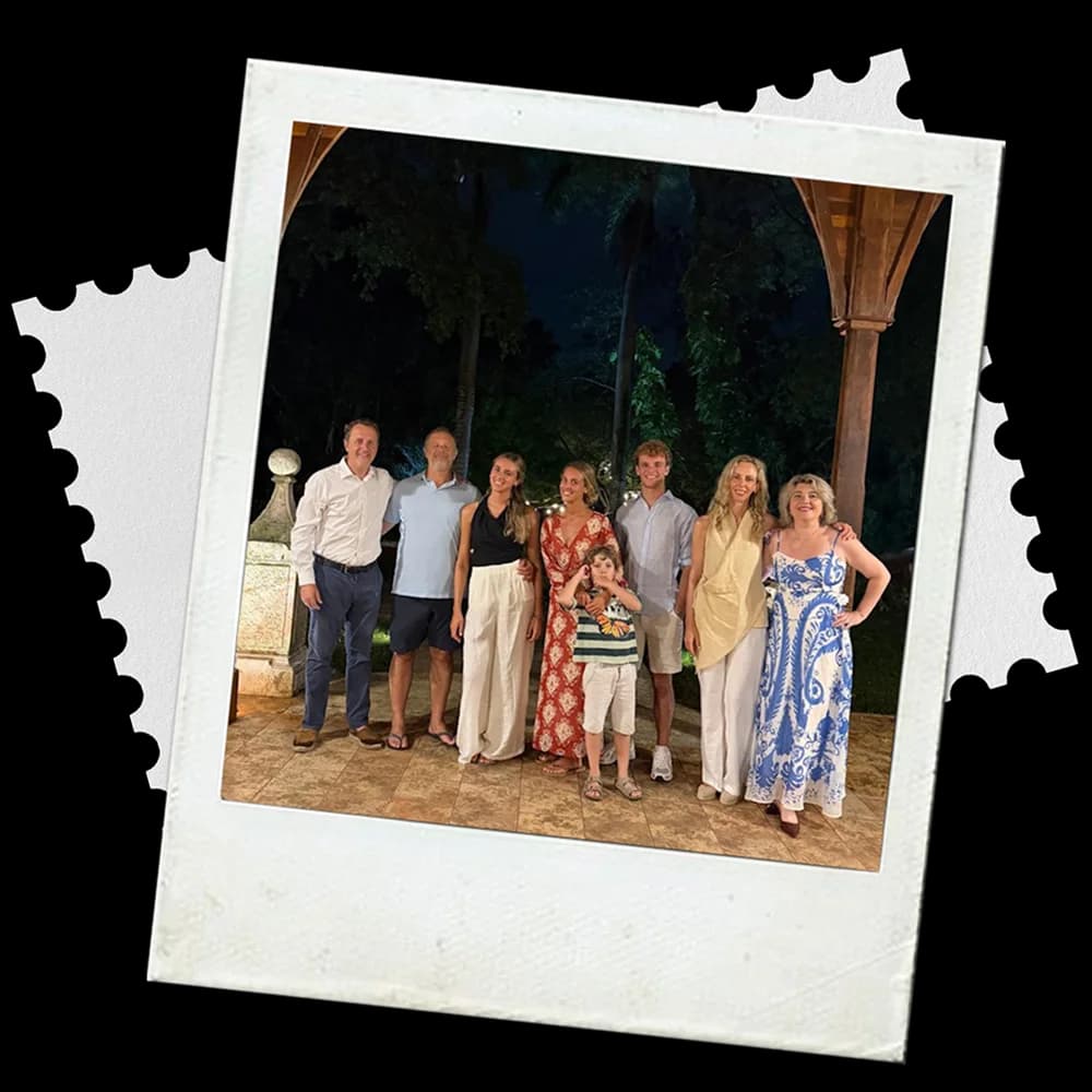 Photo of Miguel García del Castillo and family