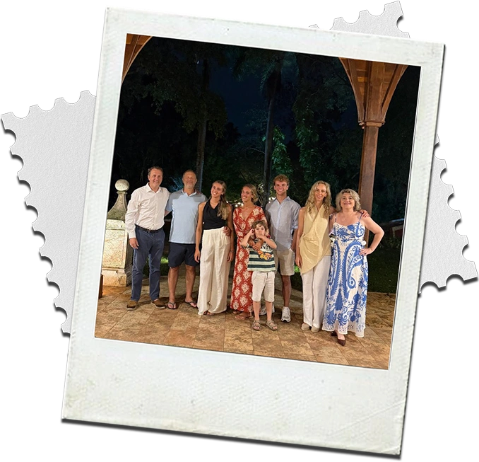 Photo of Miguel García del Castillo and family